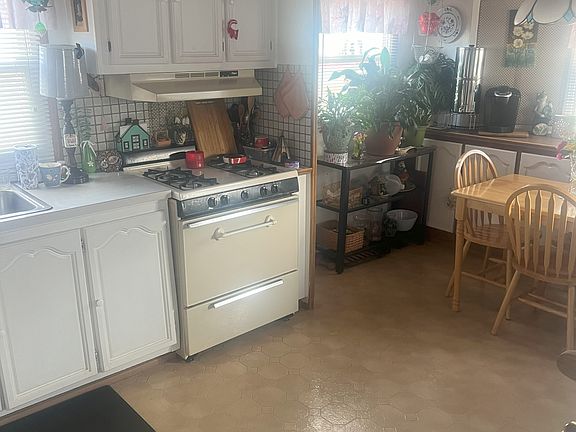 2nd image of 74 Minuteman Dr
