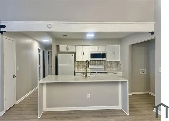 3 bed, 1316 sqft, $1,800 — Photo 4