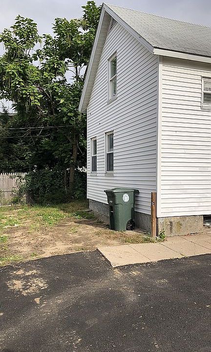 2nd image of 170 Lancaster St #R