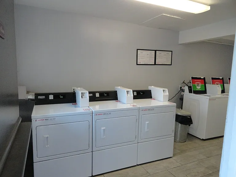 B Street Apartments — Photo 11