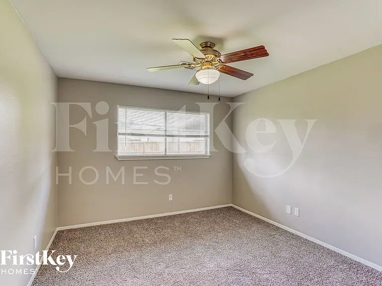 13914 Duncannon Dr — Photo 15