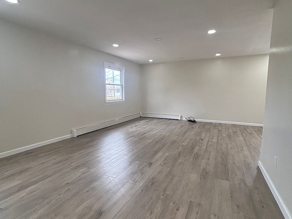 1st image of 259-01 149th Ave