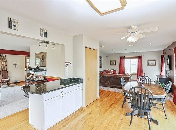3rd image of 10100 Ashley St