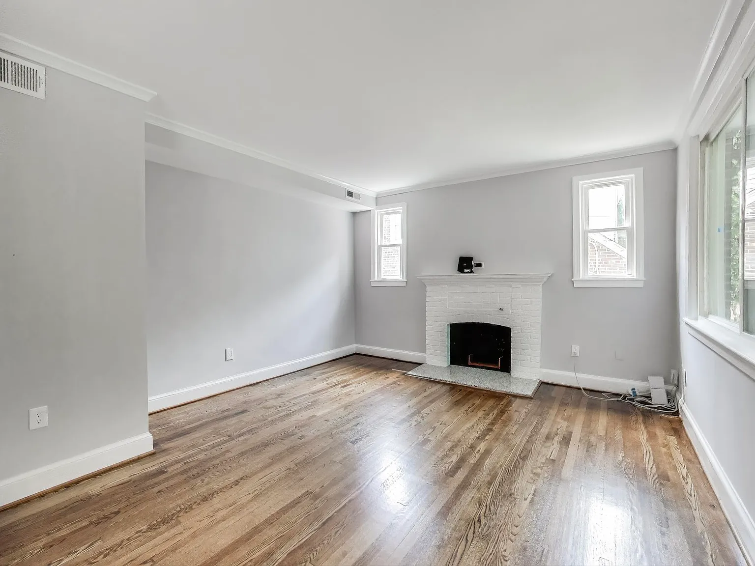 3 bed, 2000 sqft, $3,250 — Photo 2