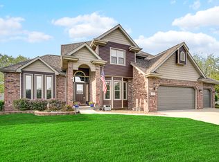 1221 David A Barry Dr, Shorewood, IL