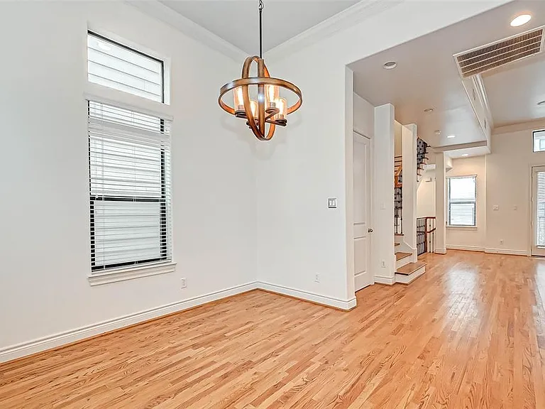 2nd floor dinning room place