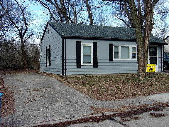 2nd image of 409 Mueller Ave