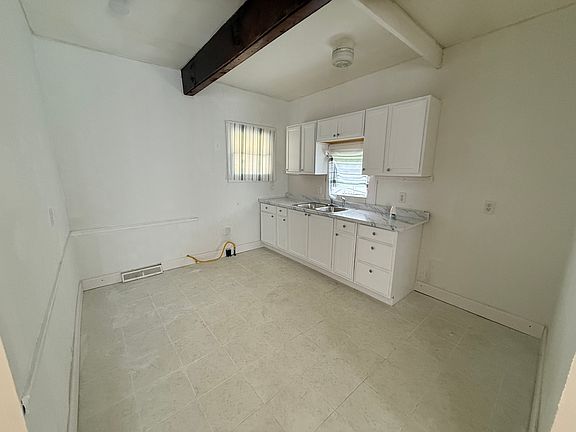 5th image of 3408 Riverside Ave APT 1