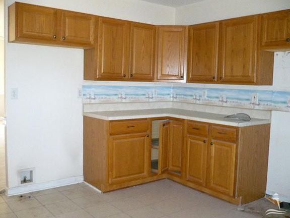 4th image of 144 NE 32nd St