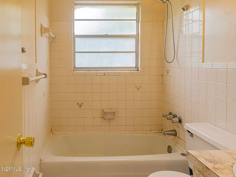 5039 Winchester Dr S — Photo 10