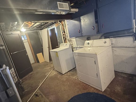 5th image of 1330 Curtis St