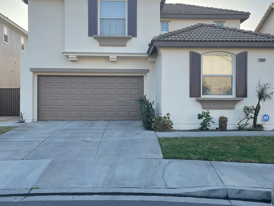 16068 Pembrook Way