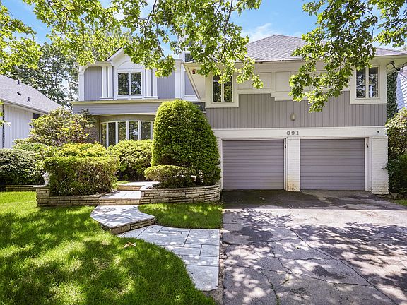 3rd image of 891 Carol Ct
