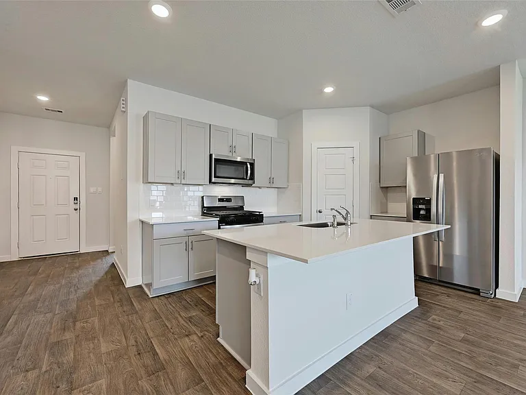 313 Merriman Rd — Photo 7