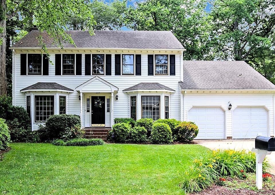 Welcome to 504 Las Gaviotas Blvd. Located in the Las Gaviotas neighborhood in southern Chesapeake. Attends Cedar Road Elementary, Great Bridge Middle School, and Grassfield High School.
