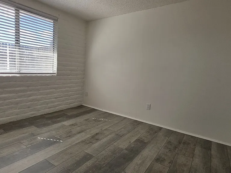 Oakwood Terrace **1 MONTH FREE MOVE IN SPECIAL — Photo 7