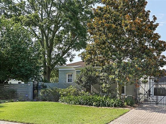 2nd image of 1616 Charlton Dr