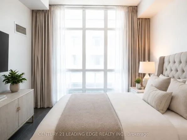 15 Bruyeres Mews #517, Toronto, ON M5V 0A7