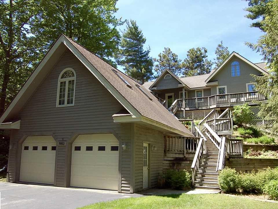 1st image of 1982 Birchview Dr