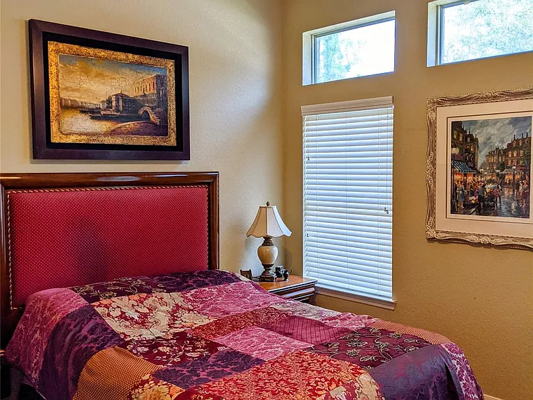 10114 Crescent Bluff Ln — Photo 30