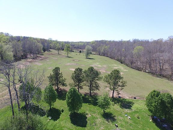 4th image of 832 W Dry Hollow Rd