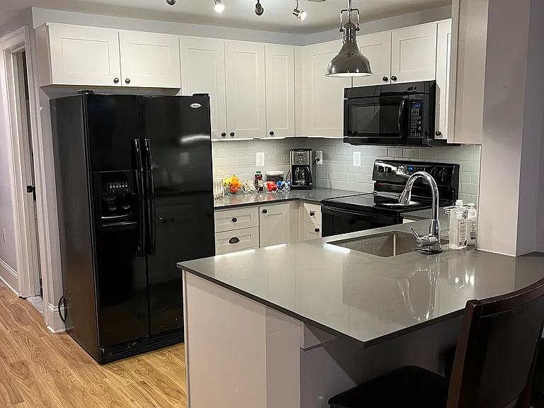 17 6th St NE #2 — Photo 7