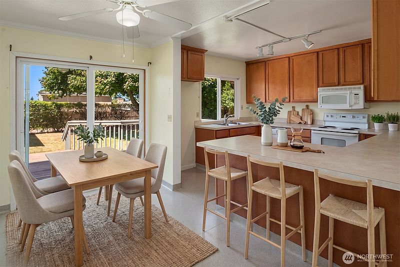 5th image of 8815 18th Avenue SW