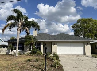 1211 Village Lake Dr S, Deland, FL 32724
