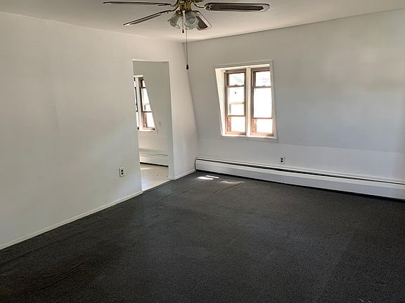 4th image of 22 Continental Pl Floor 2