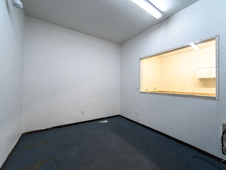 209 S Ford Blvd — Photo 14