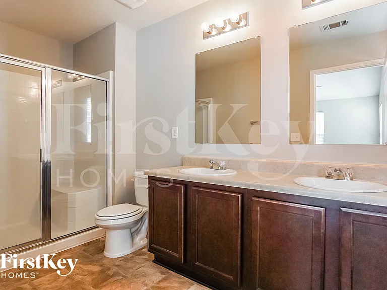 4778 Woodford Cir — Photo 12