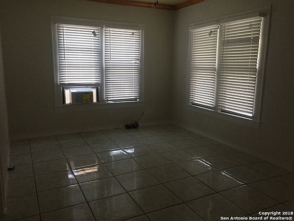 3rd image of 1123 Waverly Ave