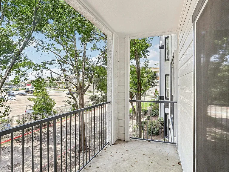 Lovely Private Balcony at Providence Uptown
