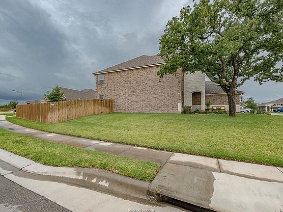 3rd image of 15310 Lowry Meadow Ln