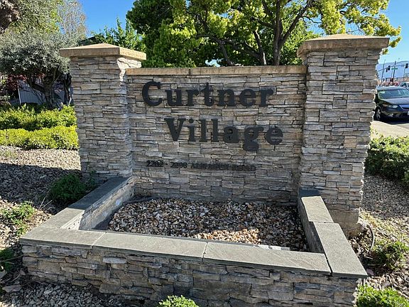 2nd image of 2212 Almaden Rd #A