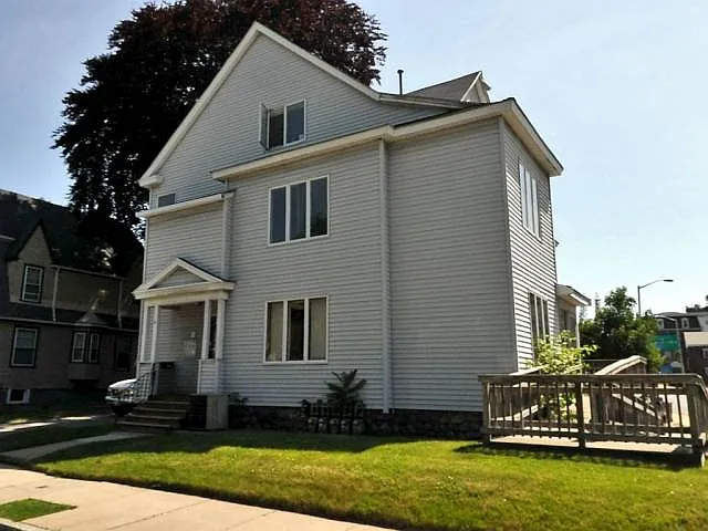 4 Dean St #3