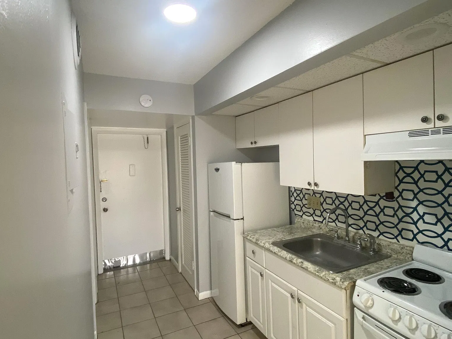 Studio, 1.0 bath, 432 sqft, $1,375 — Photo 3