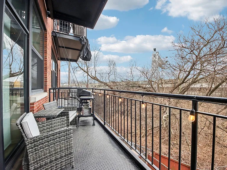 2323 W Pershing Rd #228 — Photo 15