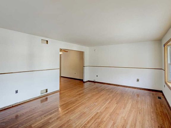 3rd image of 87 Nautilus St
