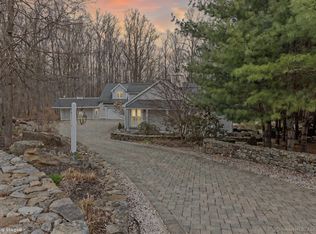 34 Fieldstone Ln, Higganum, CT 06441
