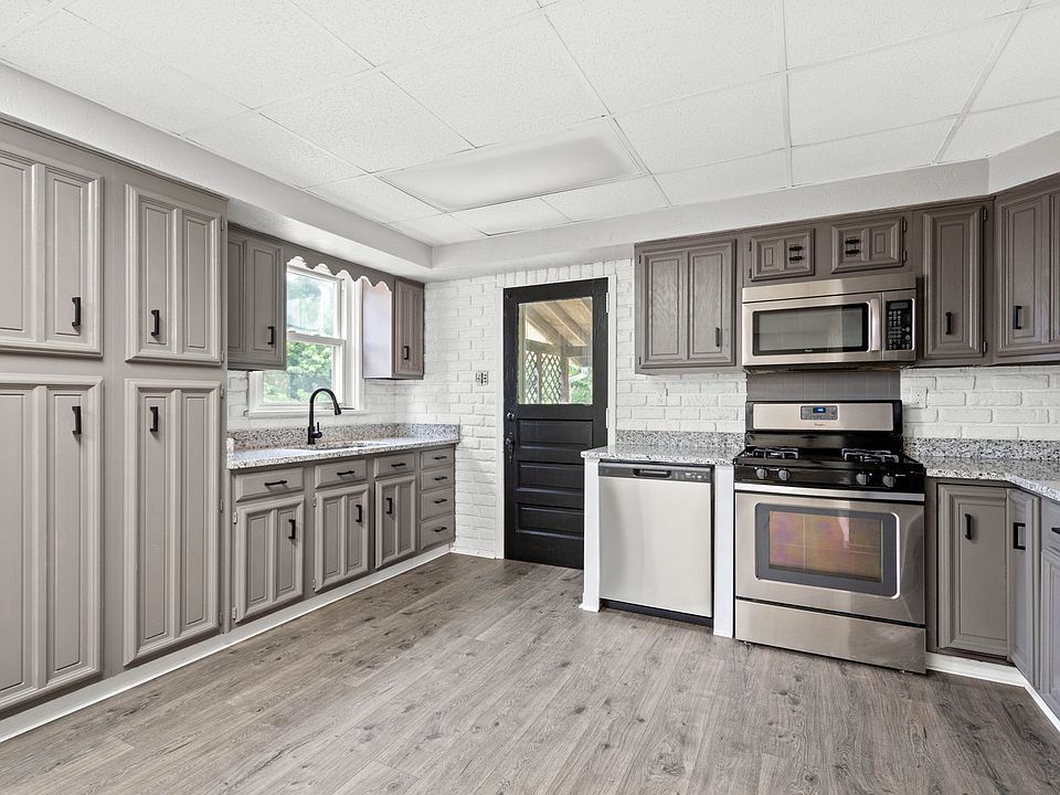 1st image of 36 W Meyers St