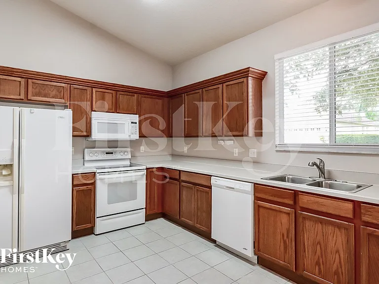 1080 Clearpointe Way — Photo 5