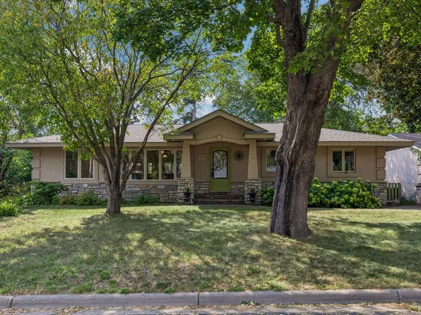 12718 Dupont Ave S, Burnsville, MN 55337