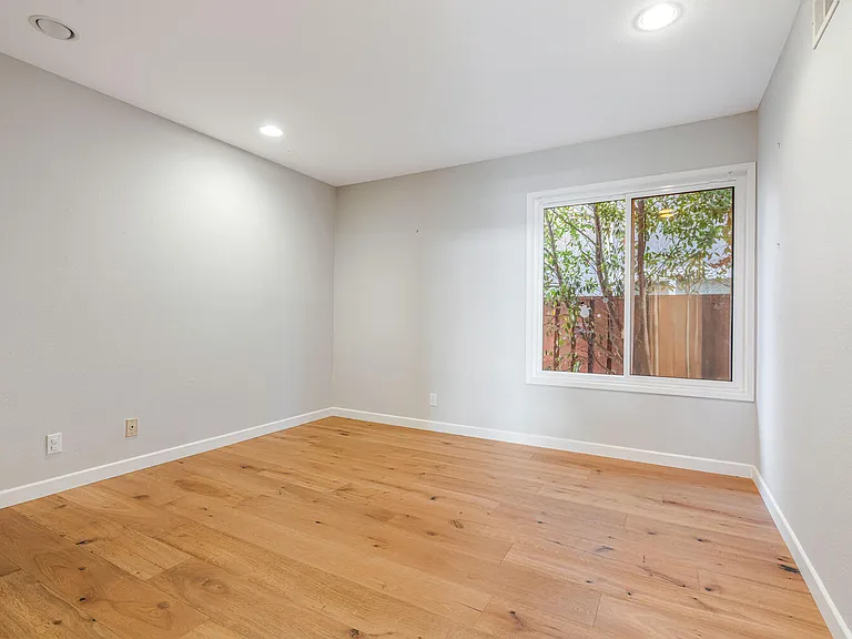 1316 Avenida De Cortez — Photo 24