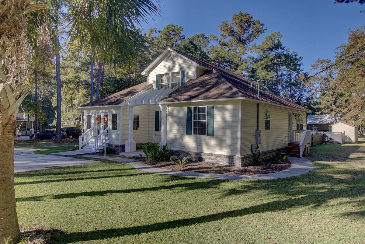 Photo 2 of 15 - 130 Elker Dr - Summerville, SC Building Photo - 130 Elker Dr