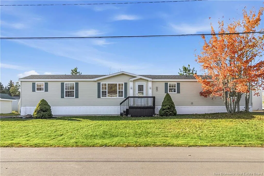 3 bed, 2.0 bath, 1152 sqft, $189,900 — Photo 1