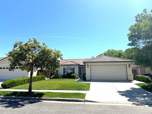 1st image of 7440 N Mansionette Dr