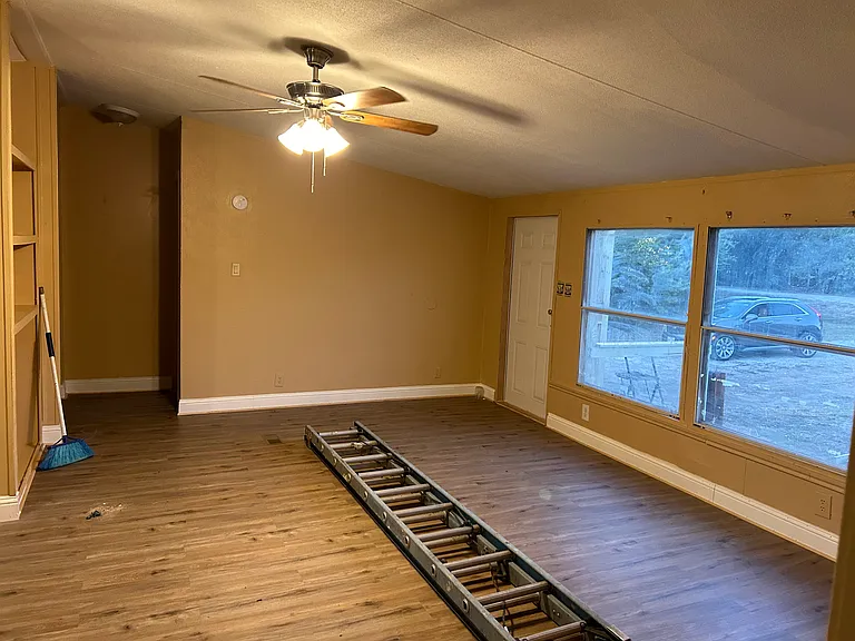 104 Kailyn Ln — Photo 14