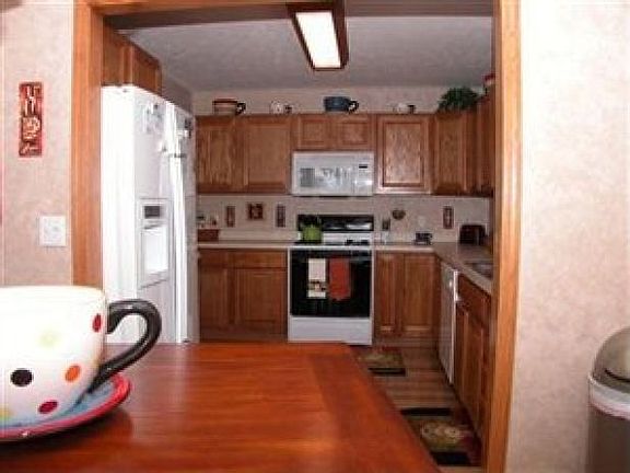 2nd image of 761 Sturbridge Dr