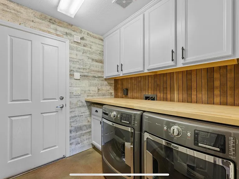 701 Rolling Green Dr — Photo 57